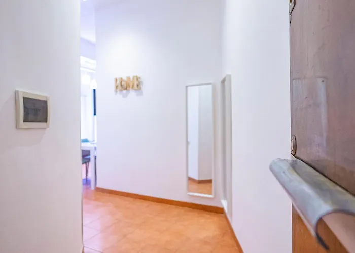Easytopstay - San Pietro With Courtyard Apartamento
