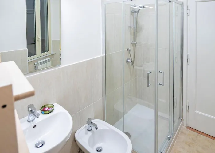 Apartamento Easytopstay - San Pietro With Courtyard Roma