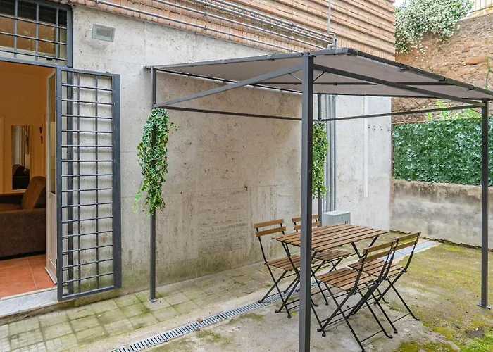 Apartamento Easytopstay - San Pietro With Courtyard *