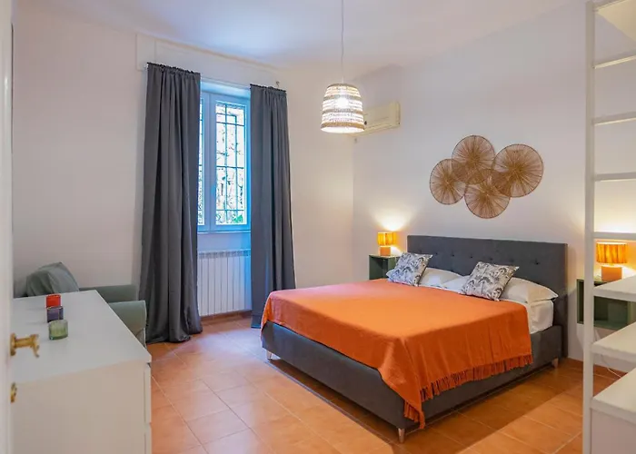Apartamento Easytopstay - San Pietro With Courtyard Roma