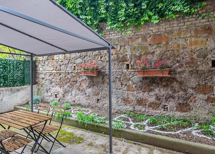 Easytopstay - San Pietro With Courtyard Roma