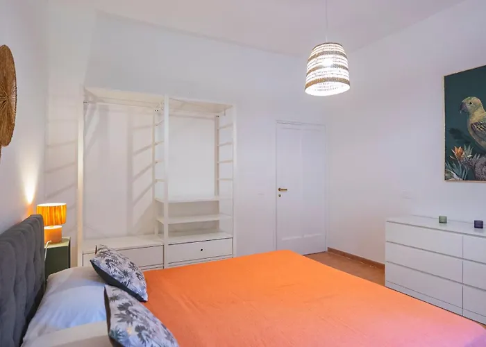 Apartamento Easytopstay - San Pietro With Courtyard